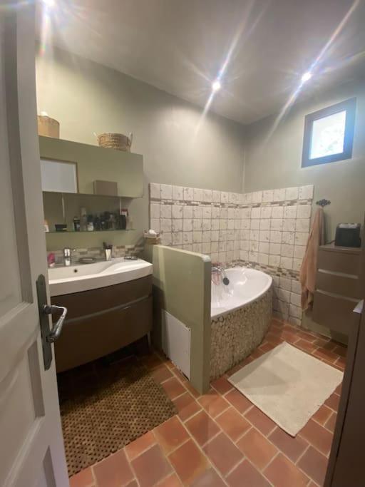 Ar De Vie Villa Chaleureuse En Provence Ventabren Eksteriør billede